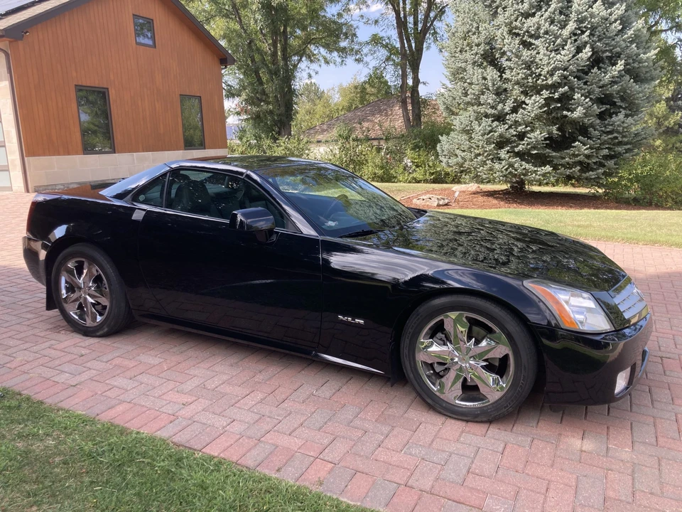 2005 Cadillac XLR - Image 2 of 31