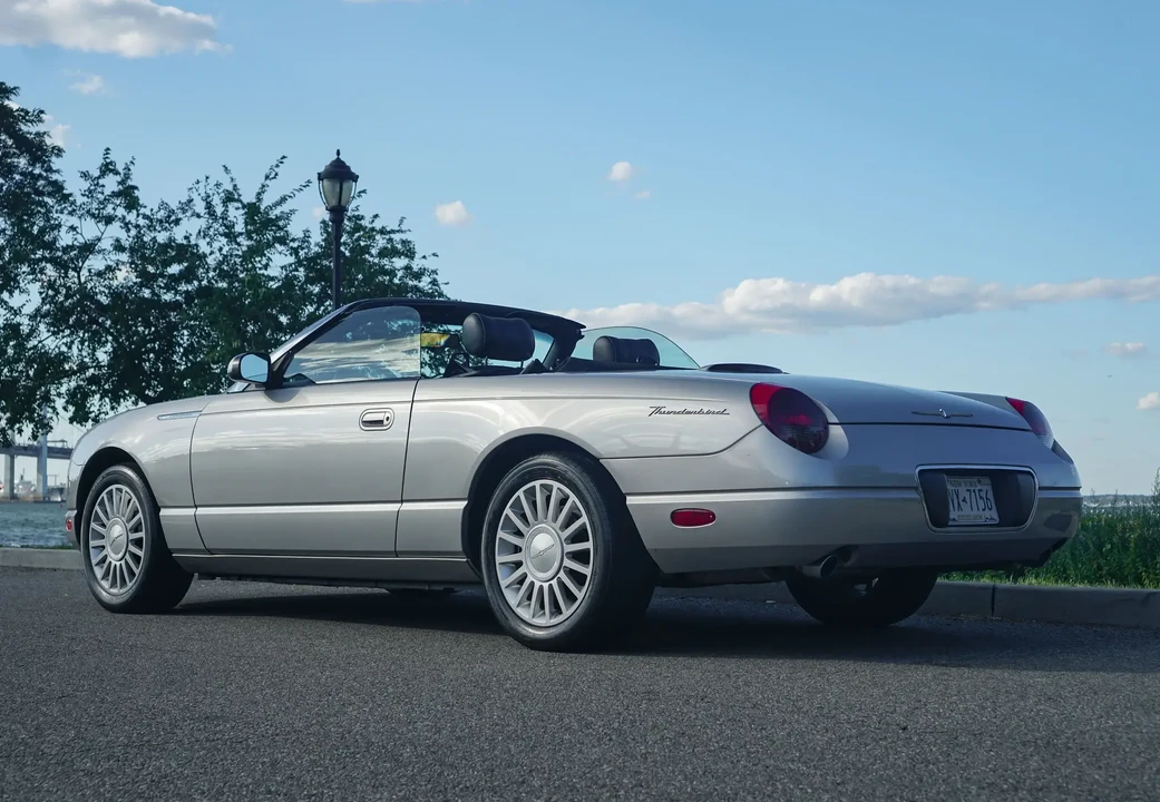 2005 Ford Thunderbird 11th Gen - Image 5 of 6