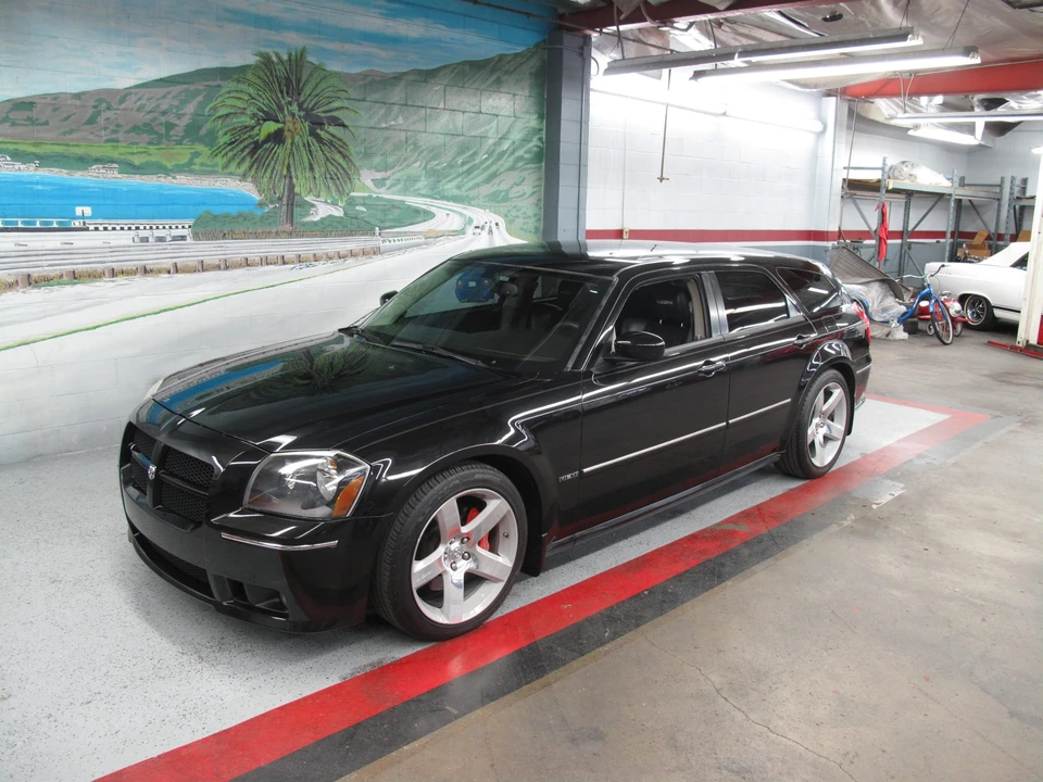 2006 Dodge Magnum SRT8 2nd Gen - Image 2 of 31