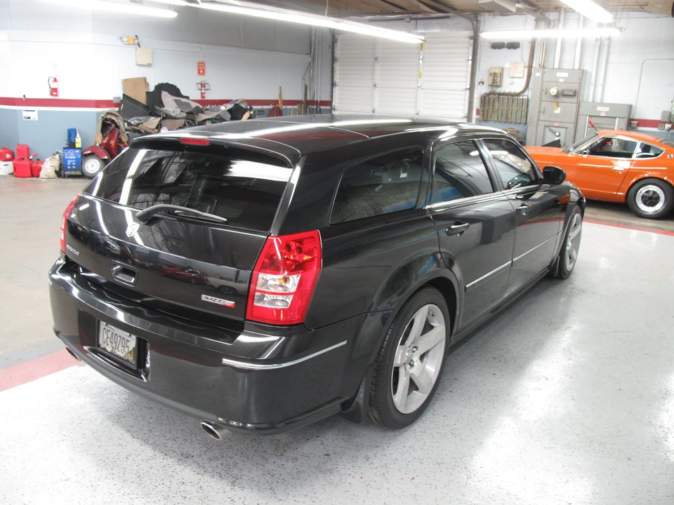2006 Dodge Magnum SRT8 2nd Gen - Image 9 of 31