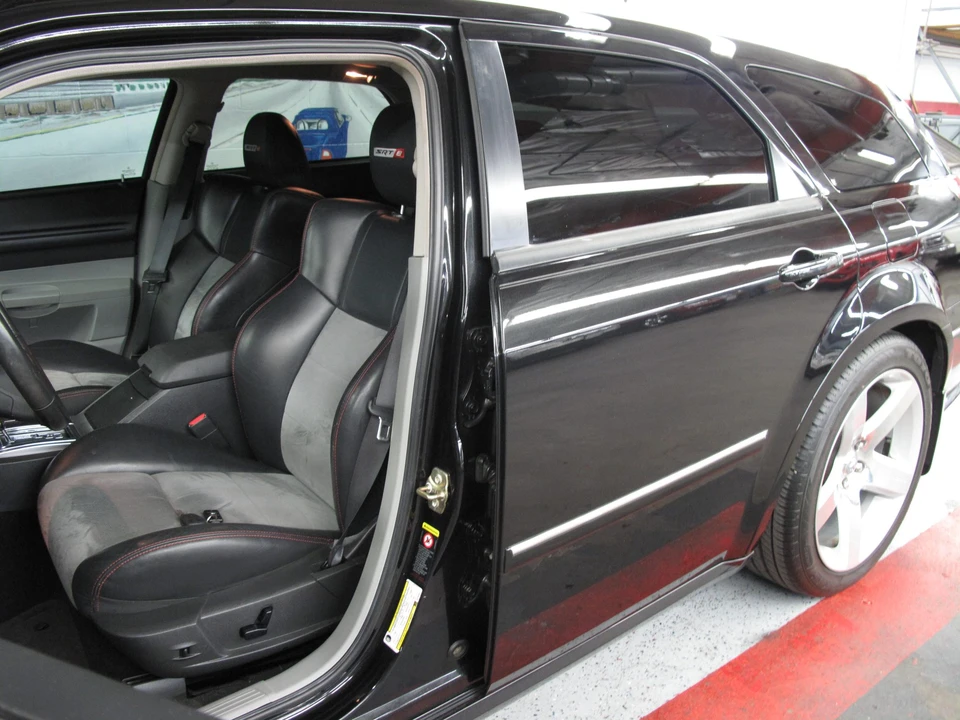 2006 Dodge Magnum SRT8 2nd Gen - Image 26 of 31