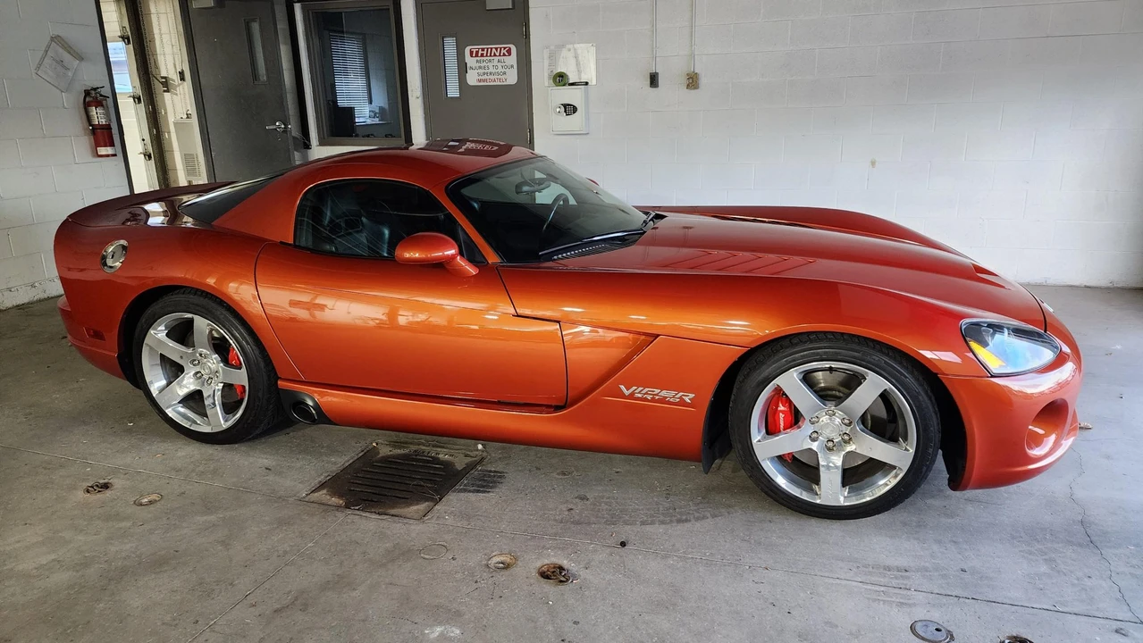 2006 Dodge Viper 3rd Gen - Image 18 of 31