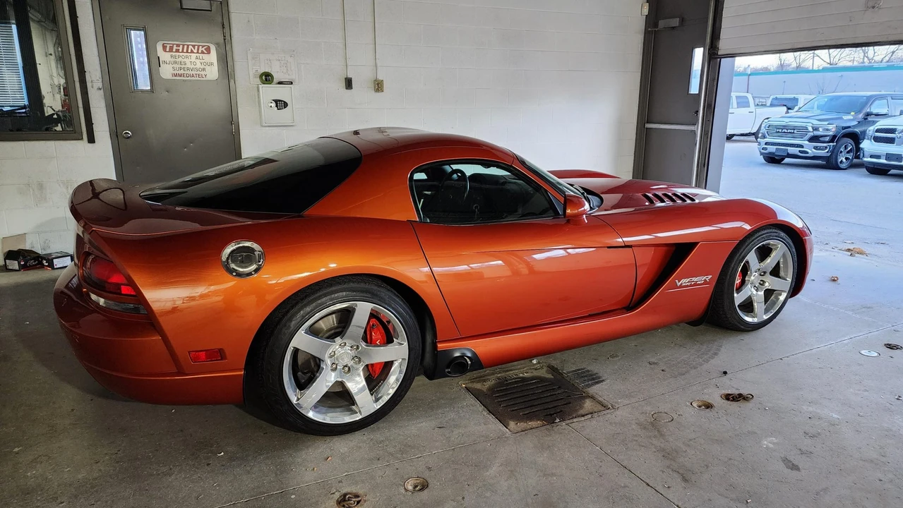 2006 Dodge Viper 3rd Gen - Image 16 of 31
