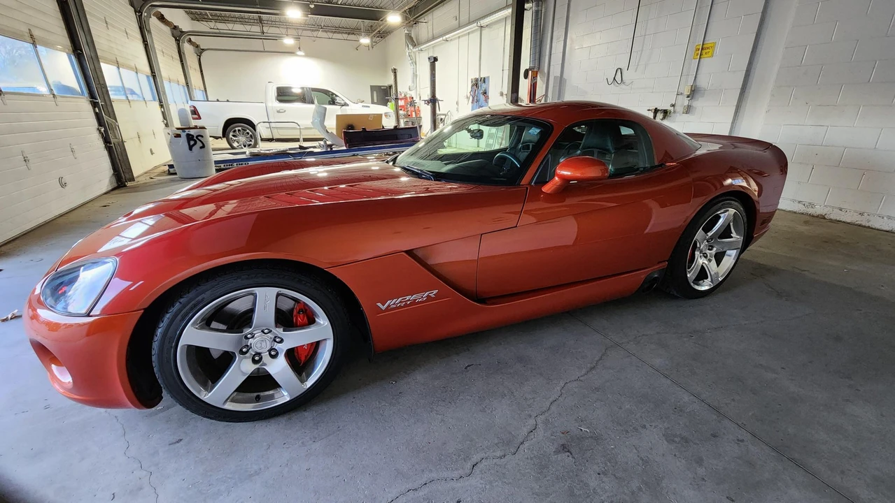 2006 Dodge Viper 3rd Gen - Image 5 of 31