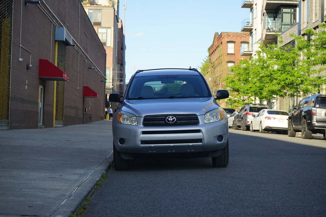 2006 Toyota RAV4 3rd Gen - Image 4 of 31
