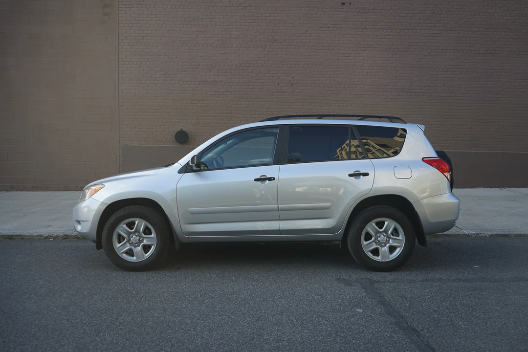 2006 Toyota RAV4 3rd Gen - Image 10 of 31