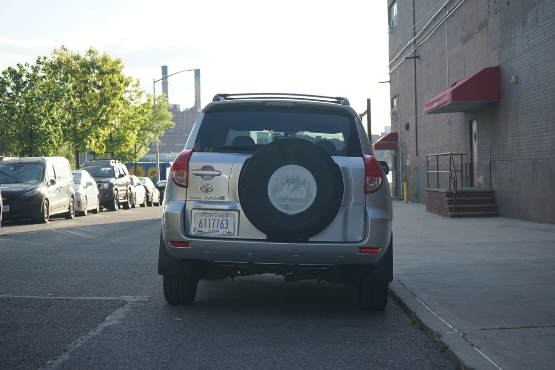 2006 Toyota RAV4 3rd Gen - Image 8 of 31
