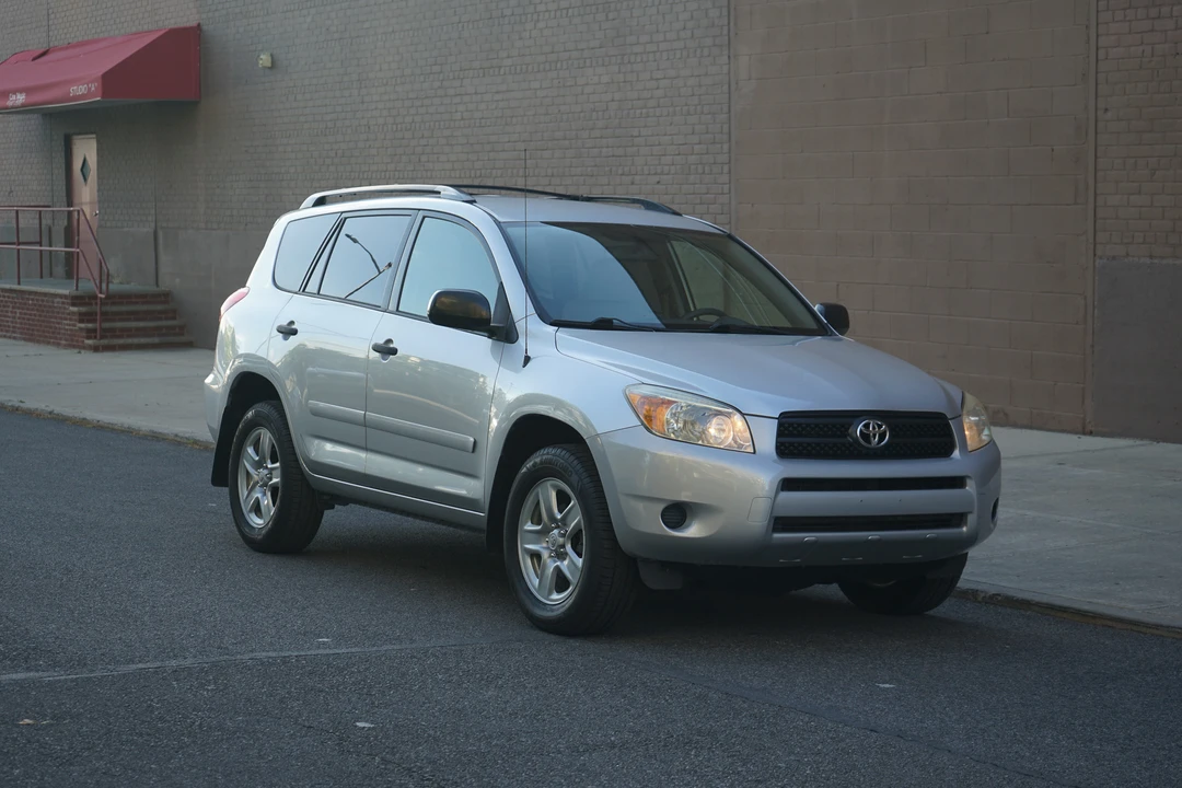 2006 Toyota RAV4 3rd Gen - Image 5 of 31