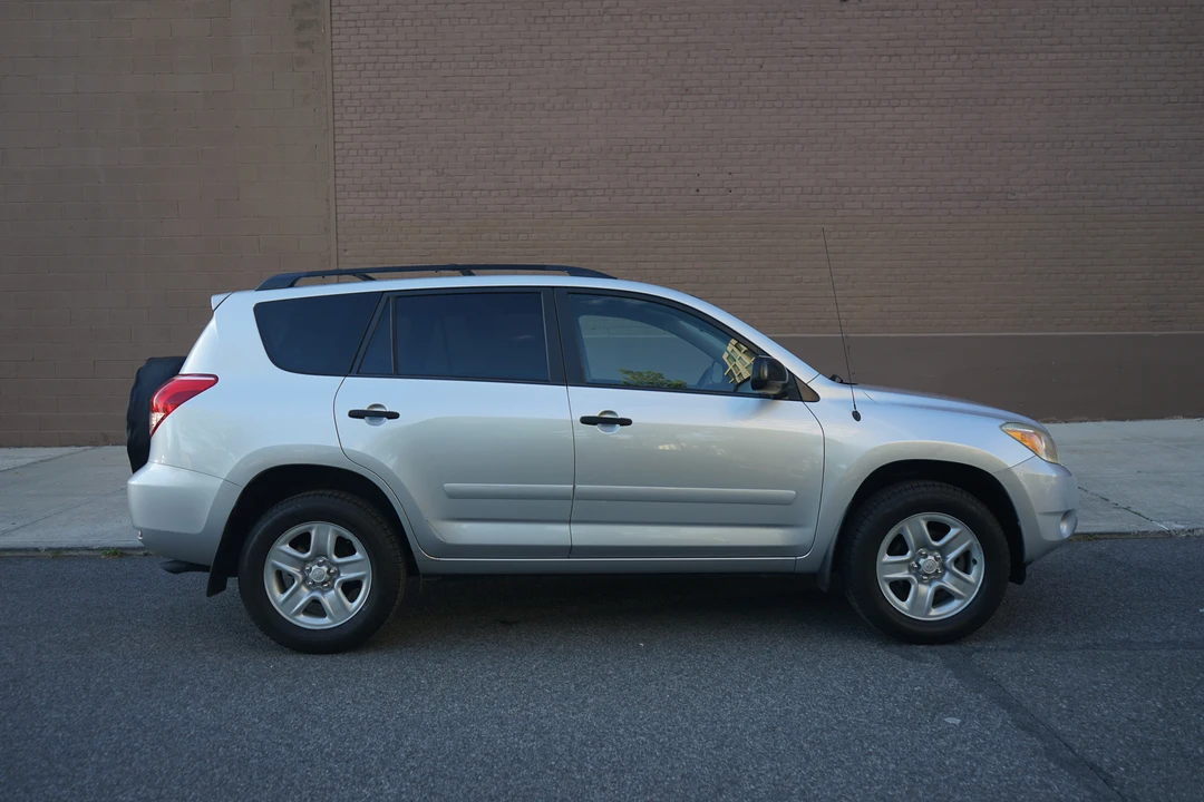 2006 Toyota RAV4 3rd Gen - Image 6 of 31