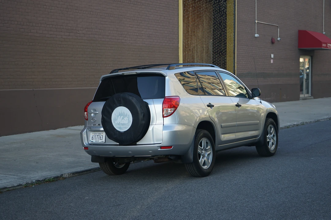 2006 Toyota RAV4 3rd Gen - Image 7 of 31