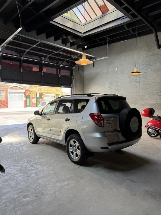 2006 Toyota RAV4 3rd Gen - Image 16 of 31