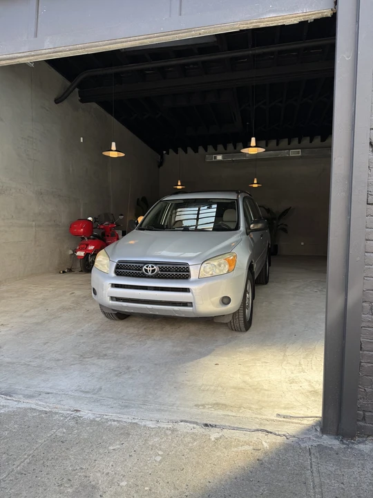 2006 Toyota RAV4 3rd Gen - Image 11 of 31