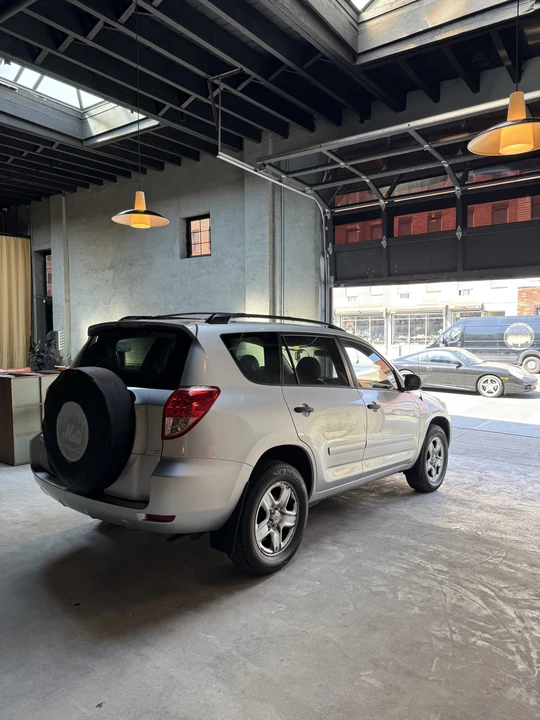 2006 Toyota RAV4 3rd Gen - Image 14 of 31