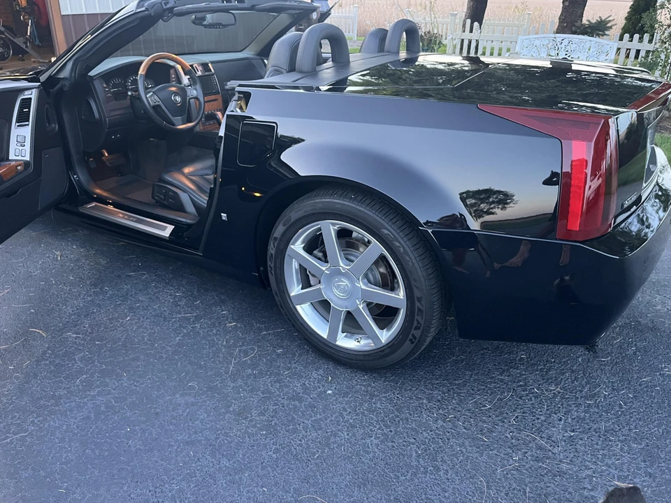 2007 Cadillac XLR - Image 17 of 31