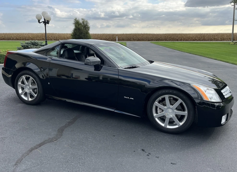 2007 Cadillac XLR - Image 14 of 31