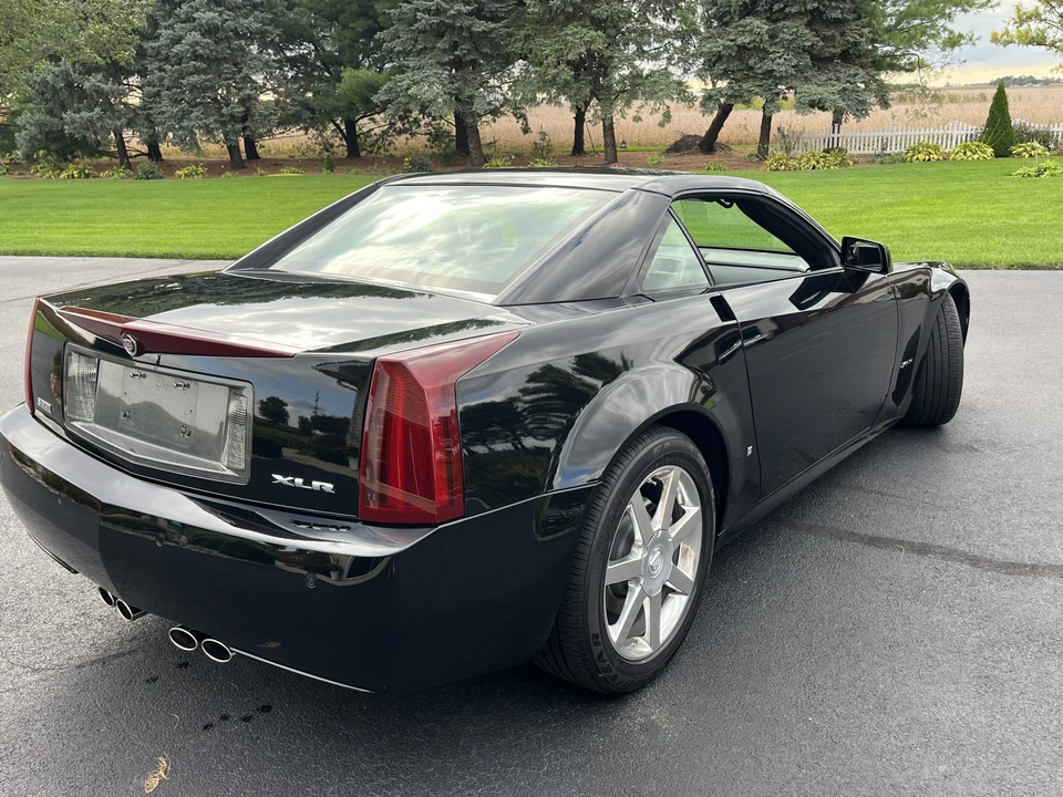 2007 Cadillac XLR - Image 12 of 31