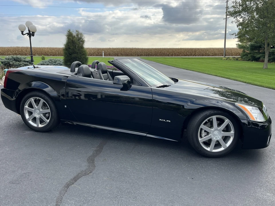 2007 Cadillac XLR - Image 7 of 31