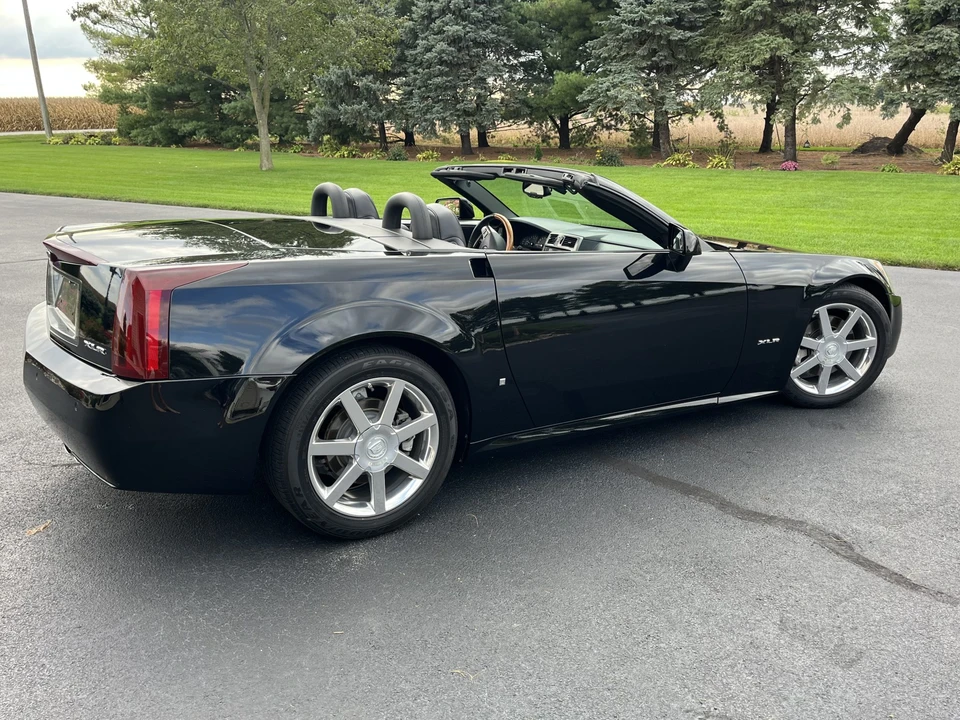 2007 Cadillac XLR - Image 6 of 31