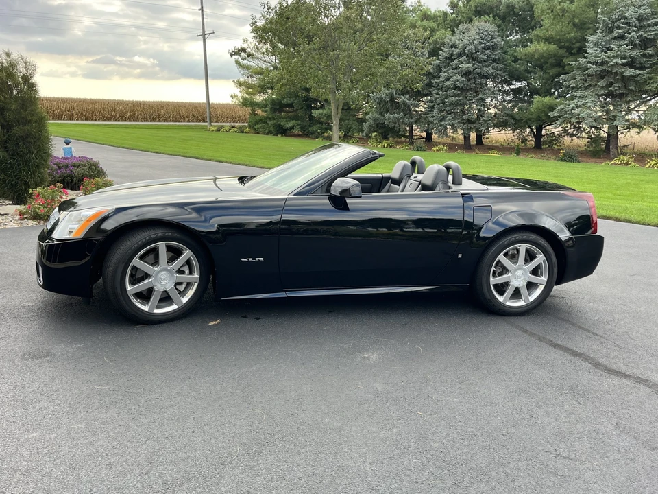 2007 Cadillac XLR - Image 4 of 31