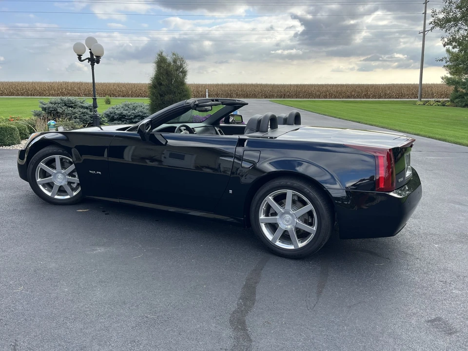 2007 Cadillac XLR - Image 5 of 31