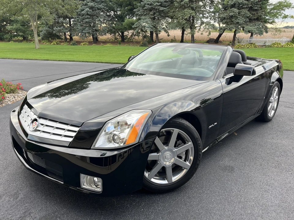 2007 Cadillac XLR - Image 2 of 31