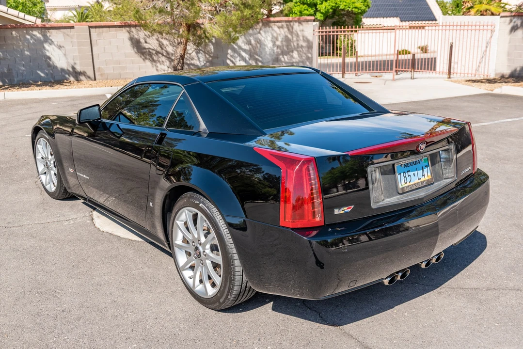 2007 Cadillac XLR-V - Image 19 of 31