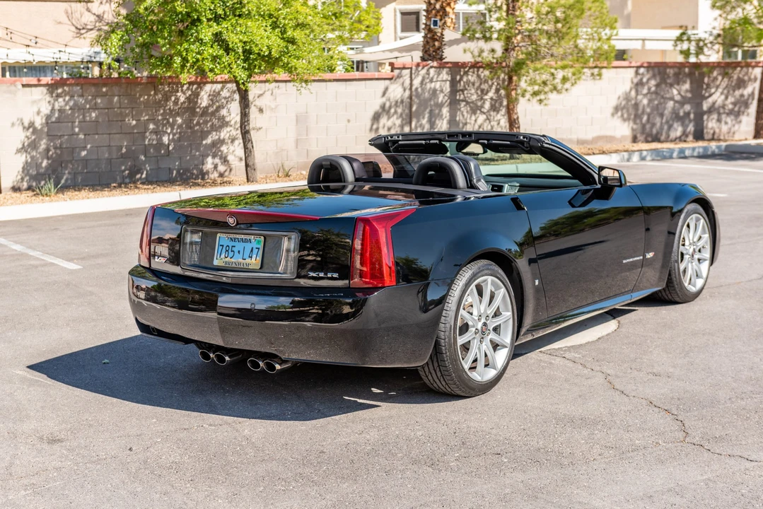 2007 Cadillac XLR-V - Image 8 of 31