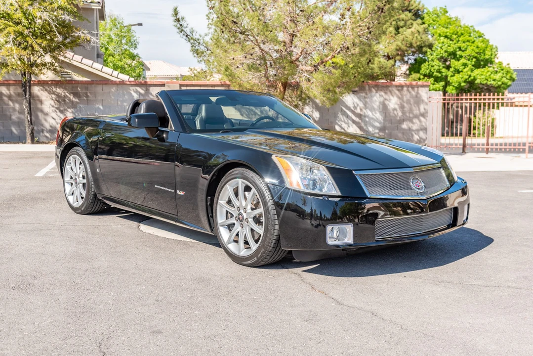 2007 Cadillac XLR-V - Image 10 of 31