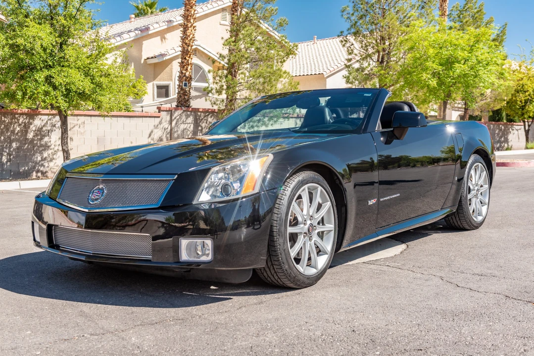 2007 Cadillac XLR-V - Image 3 of 31