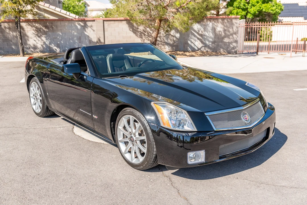 2007 Cadillac XLR-V - Image 11 of 31