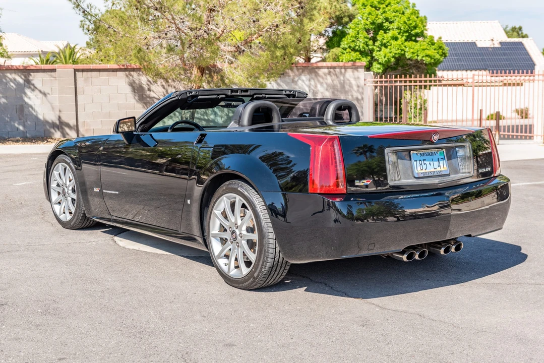 2007 Cadillac XLR-V - Image 5 of 31