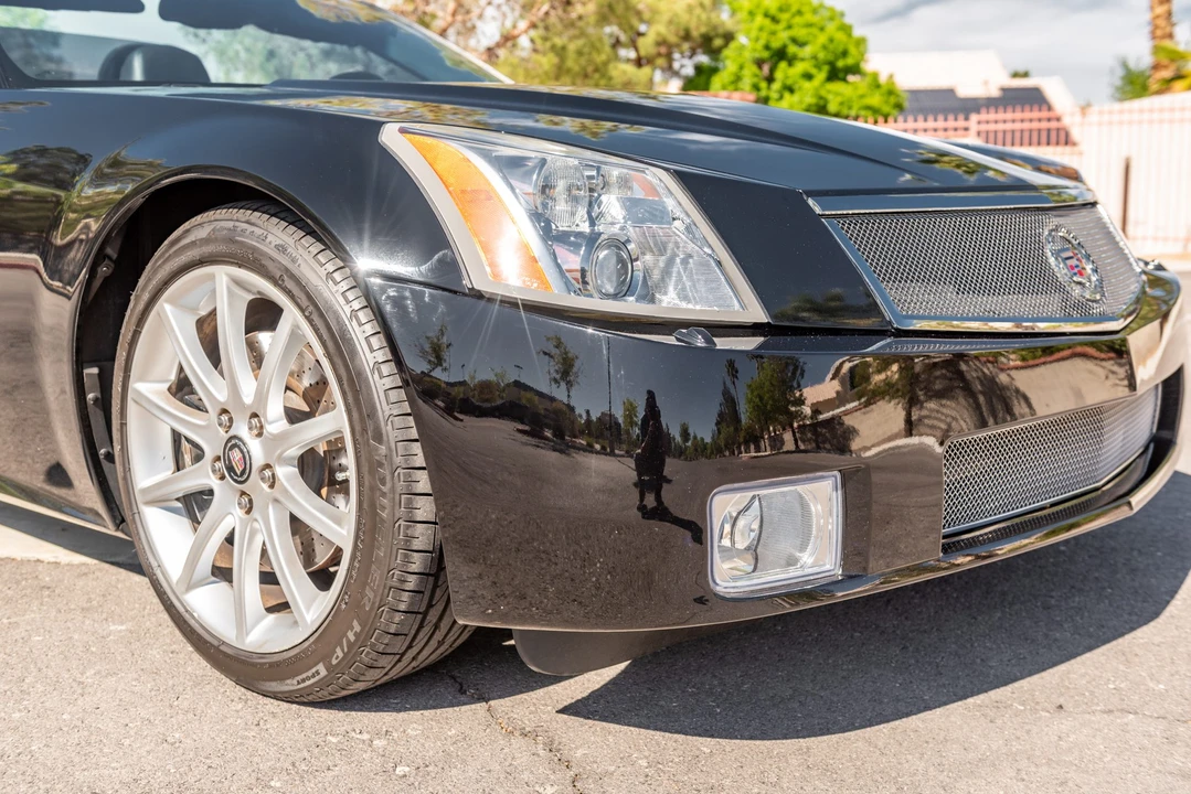 2007 Cadillac XLR-V - Image 28 of 31