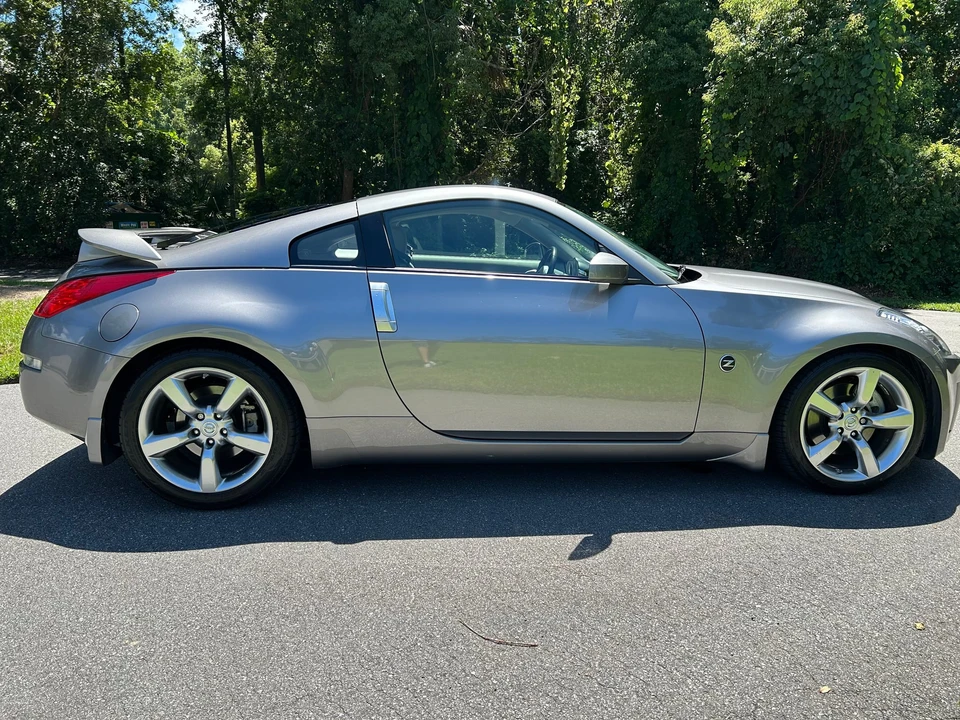 2007 Nissan 350Z 5th Gen - Image 13 of 31
