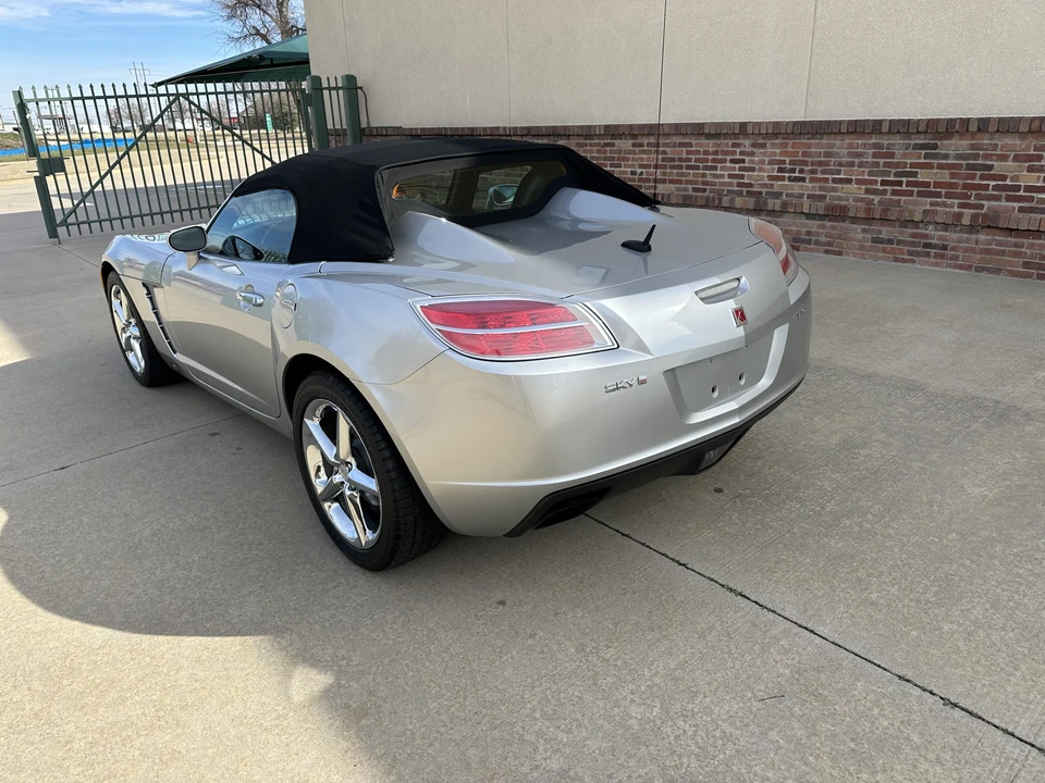 2007 Saturn Sky Red Line - Image 17 of 31