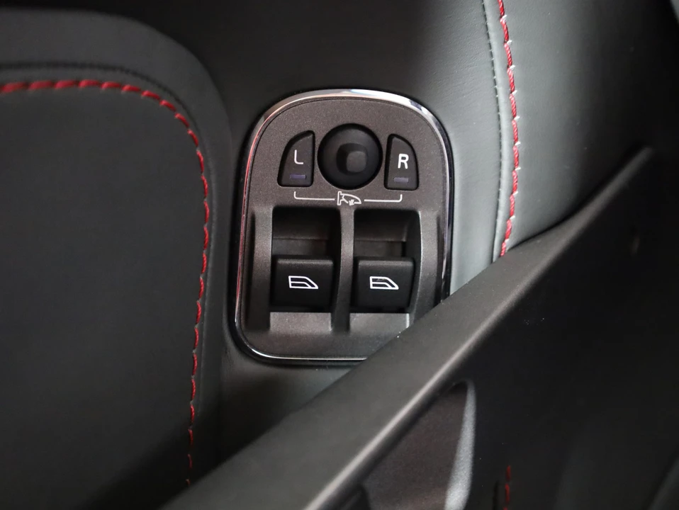 2009 Aston Martin V8 Vantage (2006-2017) - Image 14 of 31