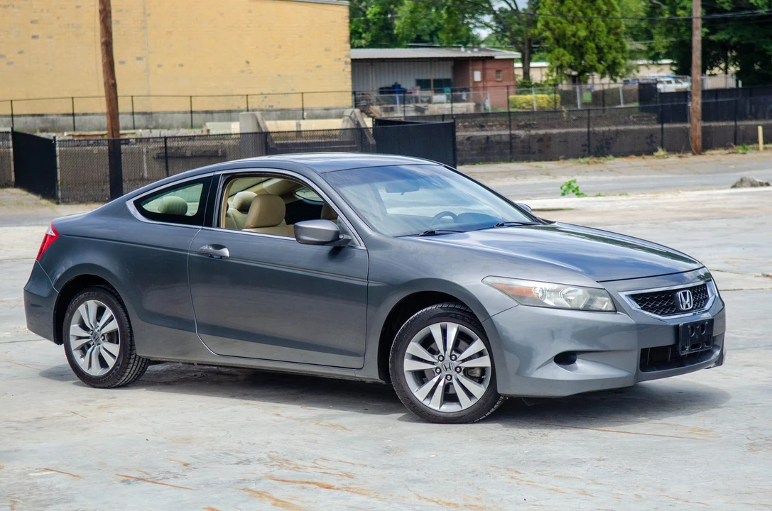 2009 Honda Accord 8th Gen - Image 2 of 31
