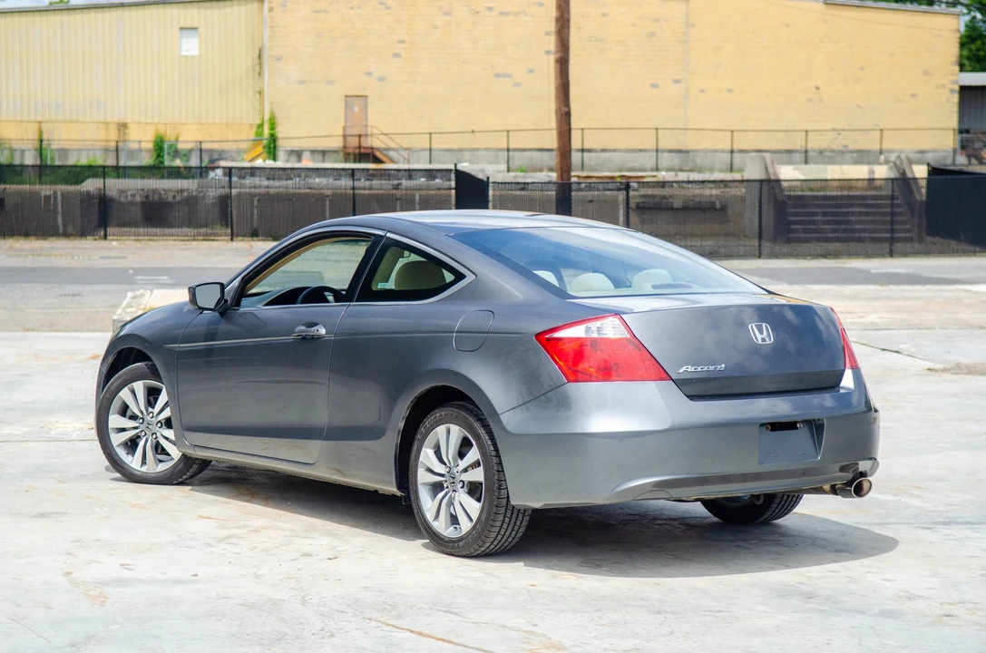 2009 Honda Accord 8th Gen - Image 19 of 31