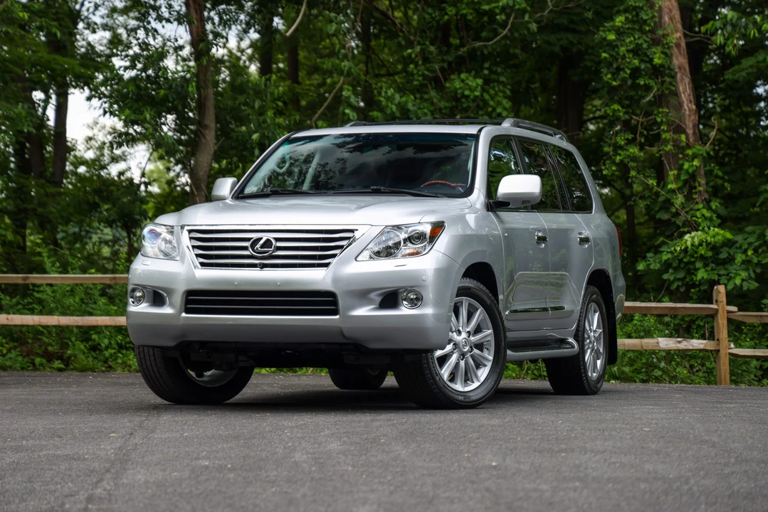 2009 Lexus LX 3rd Gen - Image 2 of 31