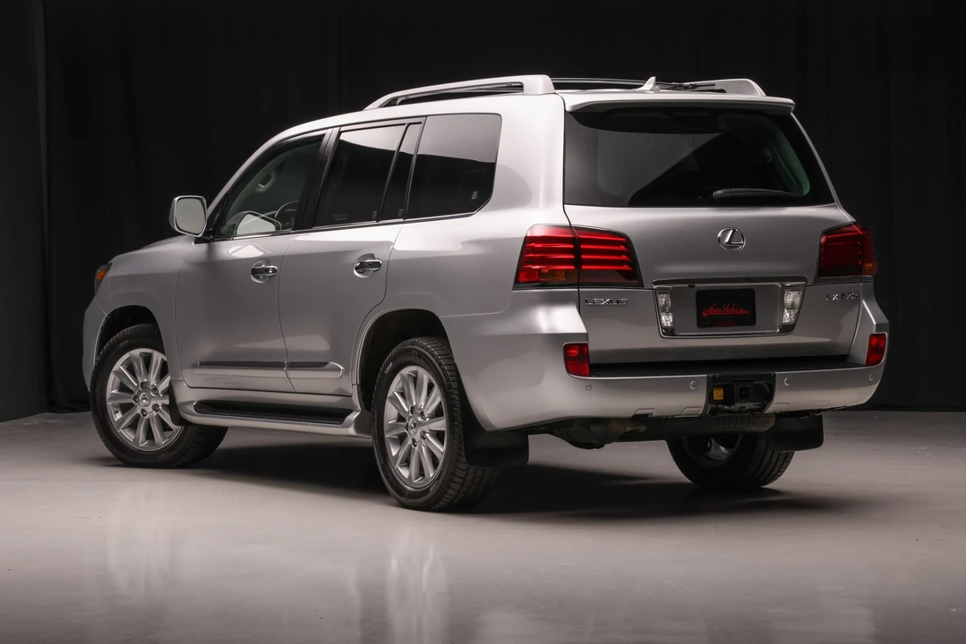 2009 Lexus LX 3rd Gen - Image 24 of 31