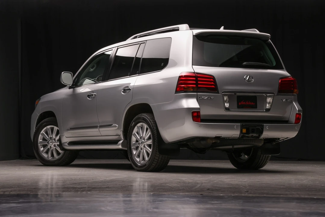 2009 Lexus LX 3rd Gen - Image 23 of 31