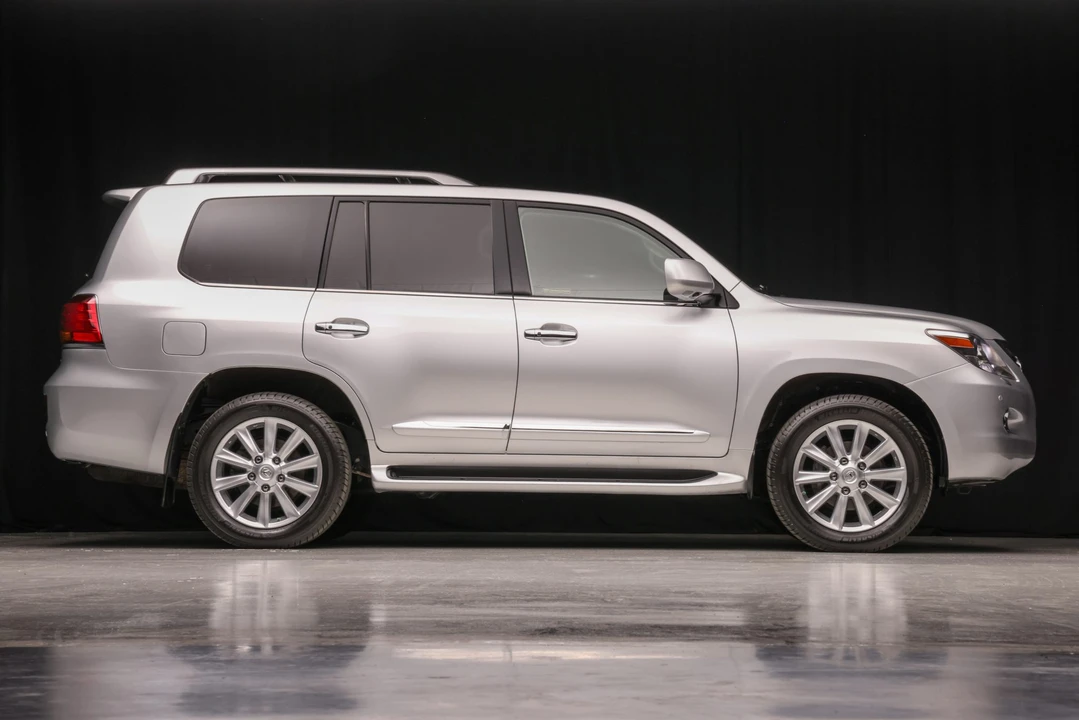 2009 Lexus LX 3rd Gen - Image 14 of 31