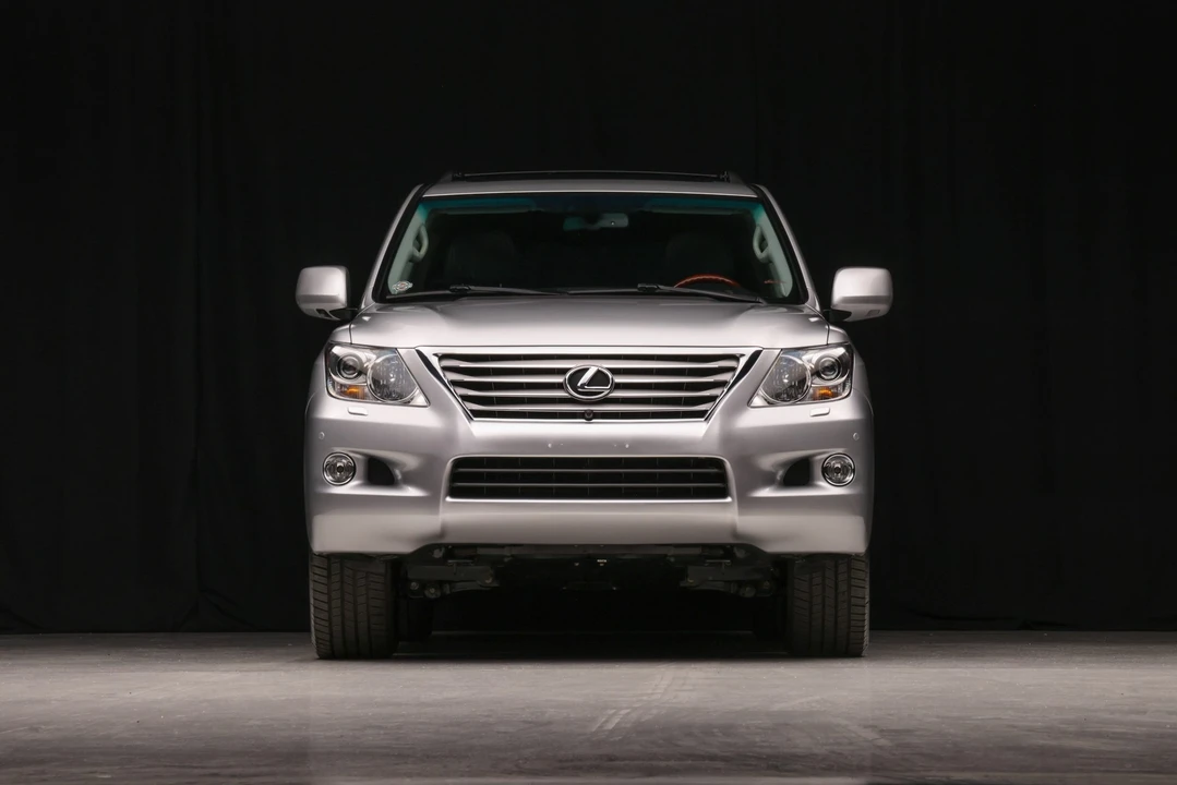 2009 Lexus LX 3rd Gen - Image 8 of 31