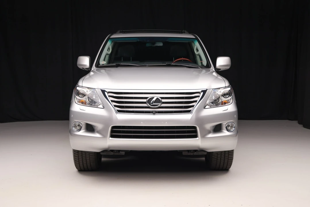 2009 Lexus LX 3rd Gen - Image 9 of 31