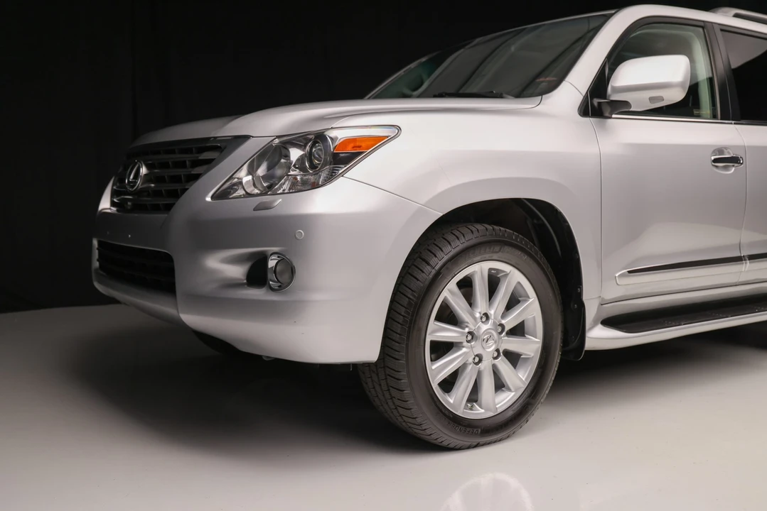 2009 Lexus LX 3rd Gen - Image 30 of 31