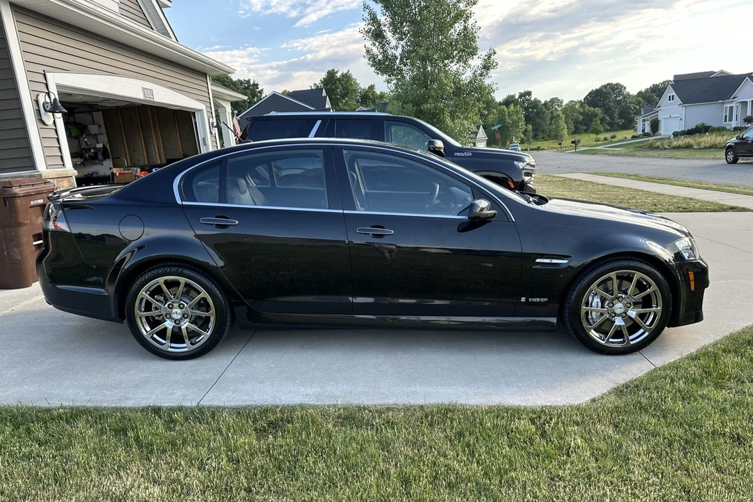 2009 Pontiac G8 - Image 2 of 31
