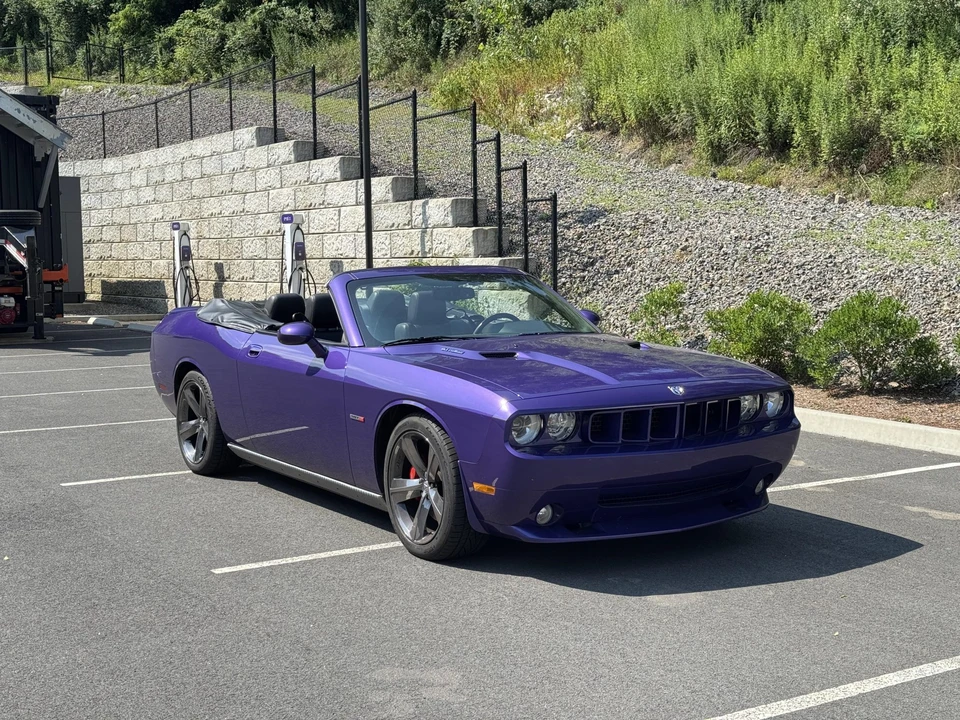 2010 Dodge Challenger SRT8 & 392 3rd Gen - Image 5 of 31