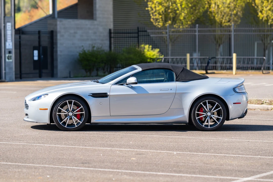 2011 Aston Martin V8 Vantage (2006-2017) - Image 17 of 31