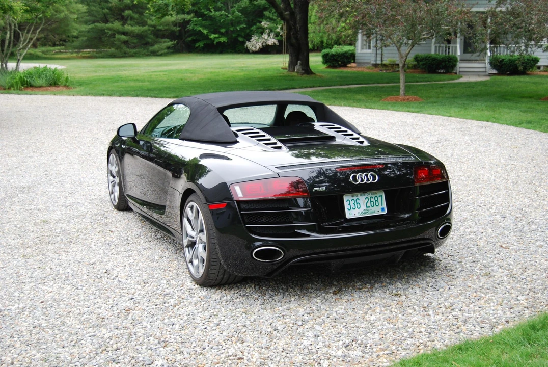 2011 Audi 42 R8 - Image 9 of 31