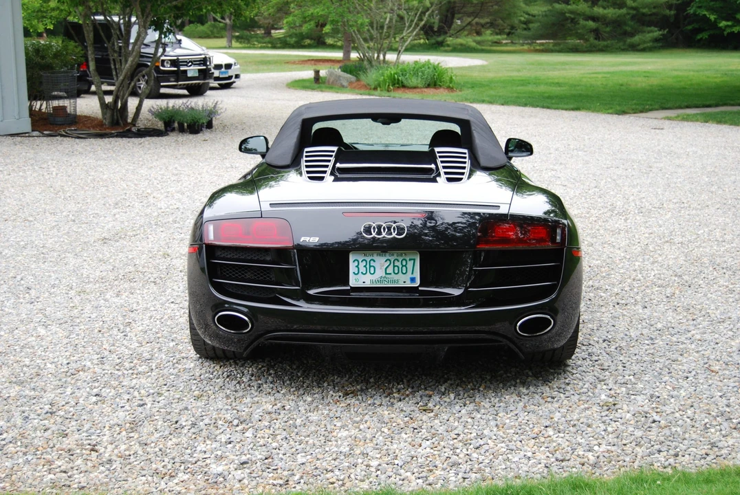 2011 Audi 42 R8 - Image 10 of 31