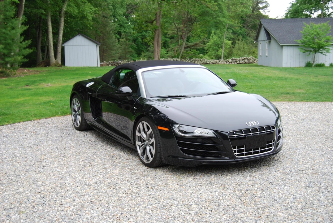 2011 Audi 42 R8 - Image 2 of 31